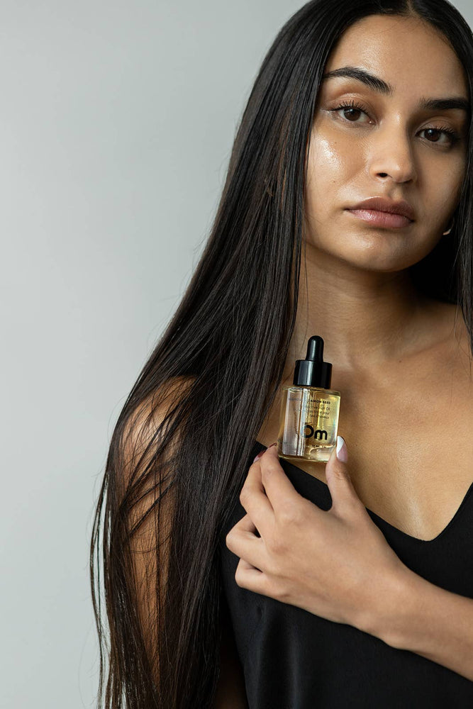 Om - Hibiscus + Daikon Seed Protective Hair Oil